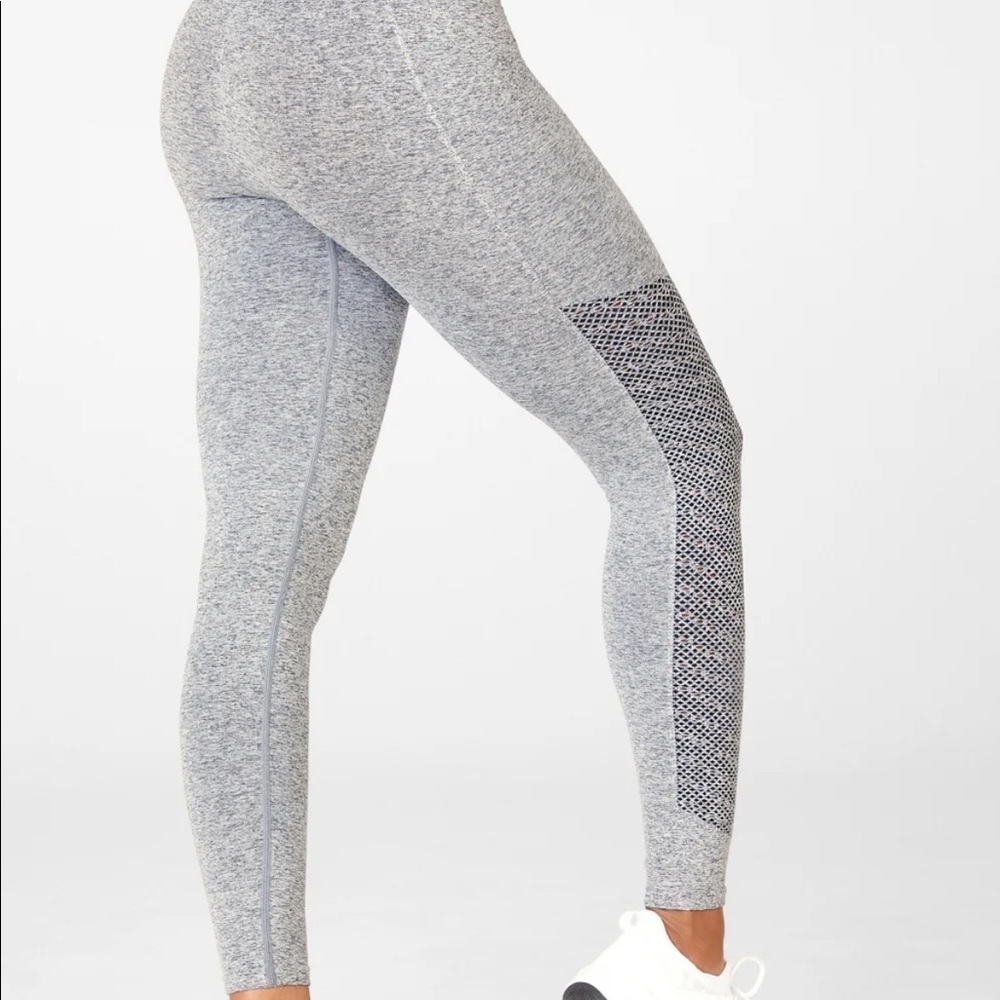 SOLD 🆕 Fabletics gym leggings - Picture 4 of 15